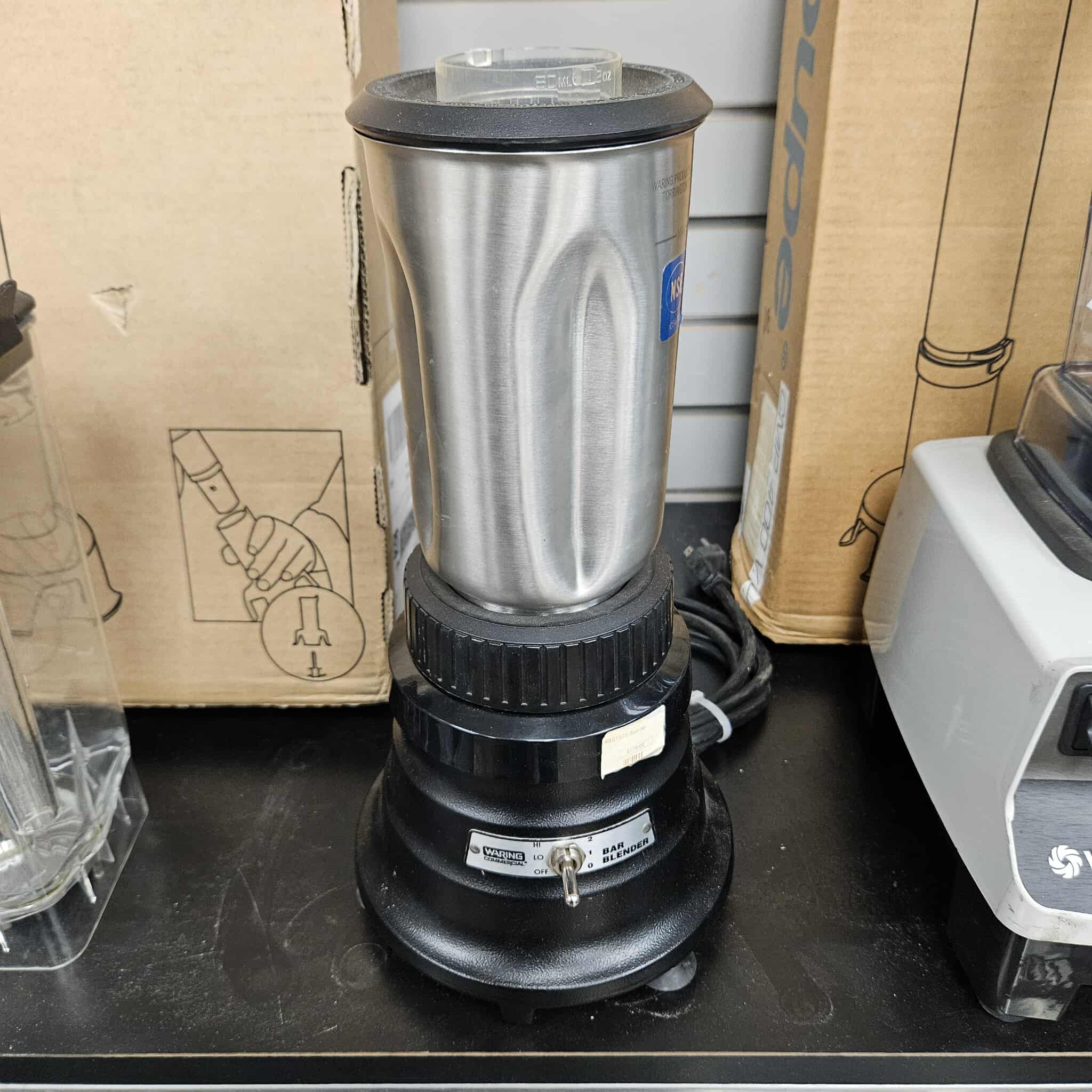 ミキサー Waring Commercial BB160S Basic Bar Blender with 32-Ounce Stainless Steel Container Waring BB160S 1/2 HP Chrome Bar Blender w/ 32 oz. Stainless Steel Cont