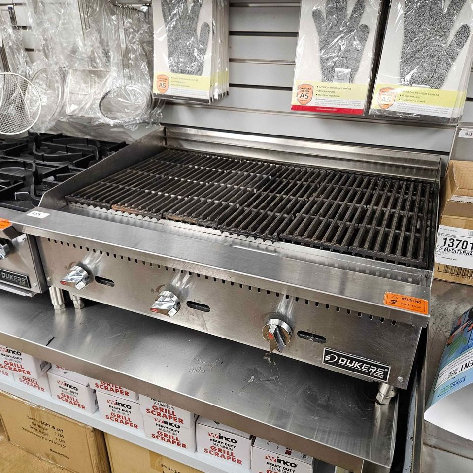 [USED] Dukers DCCB36 36" Natural Gas Charbroiler Grill MEDITERRANEAN
