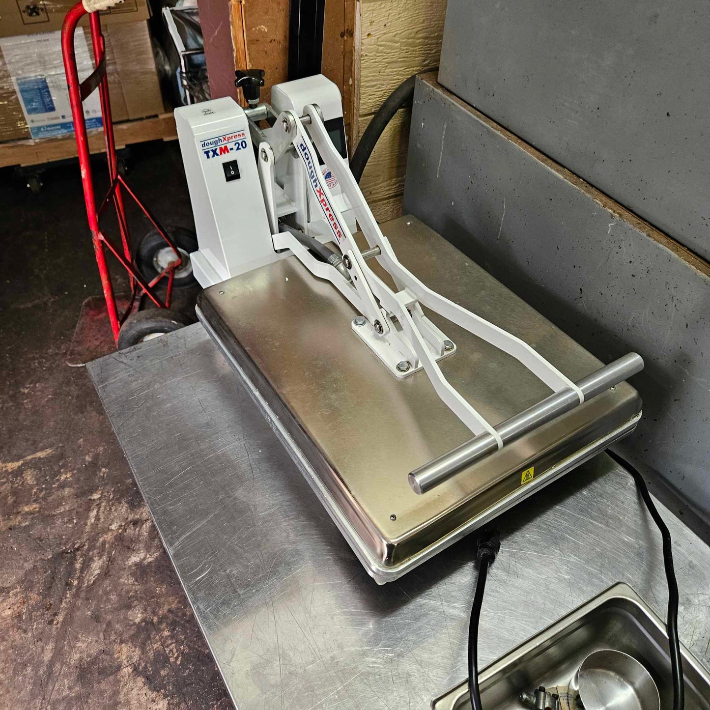 [USED] DoughXpress TXM-20 16" x 20" Dual Heated Manual Tortilla Press