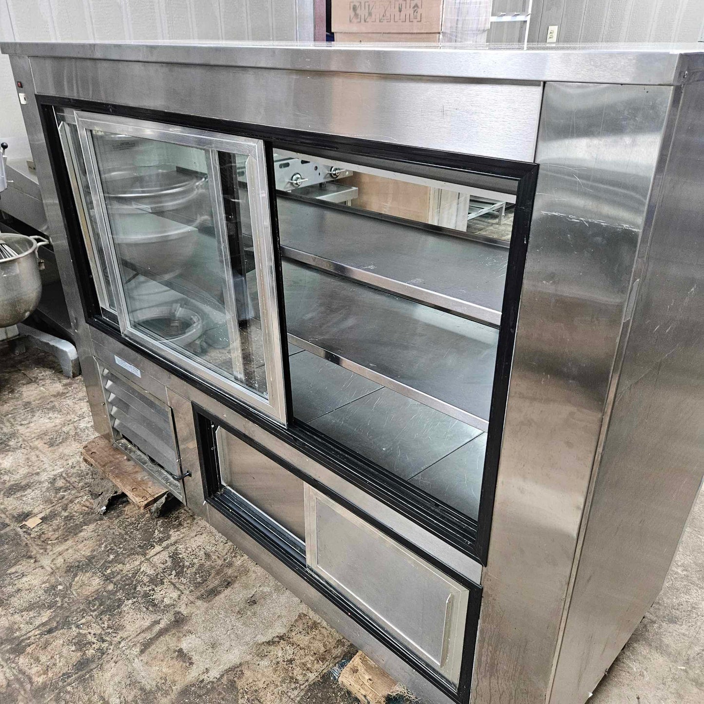 [USED] Leaders ERHD72ES 72" High Straight Glass Refrigerated Deli Case