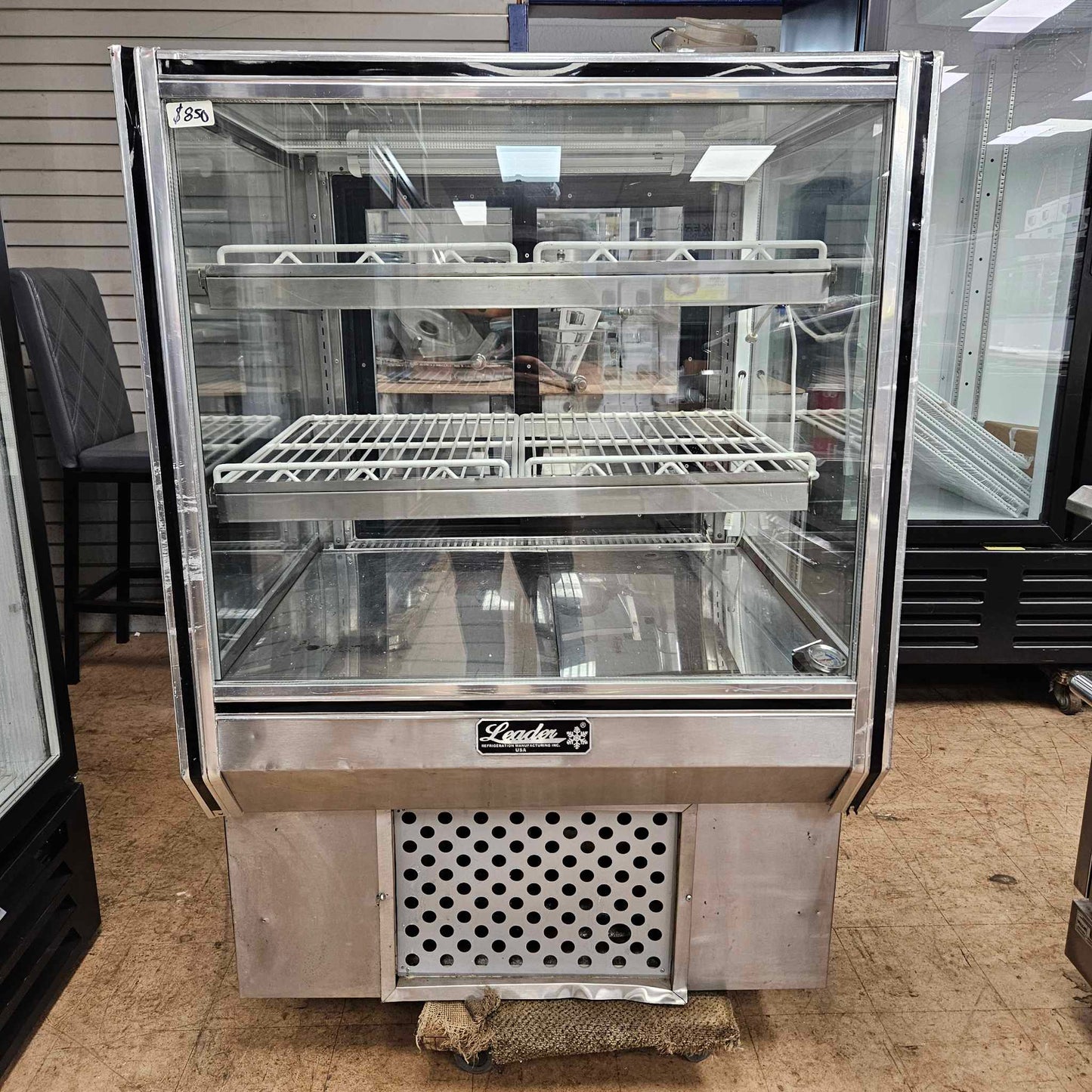 [USED] Leader NCBK36 36" Refrigerated Counter Bakery Case