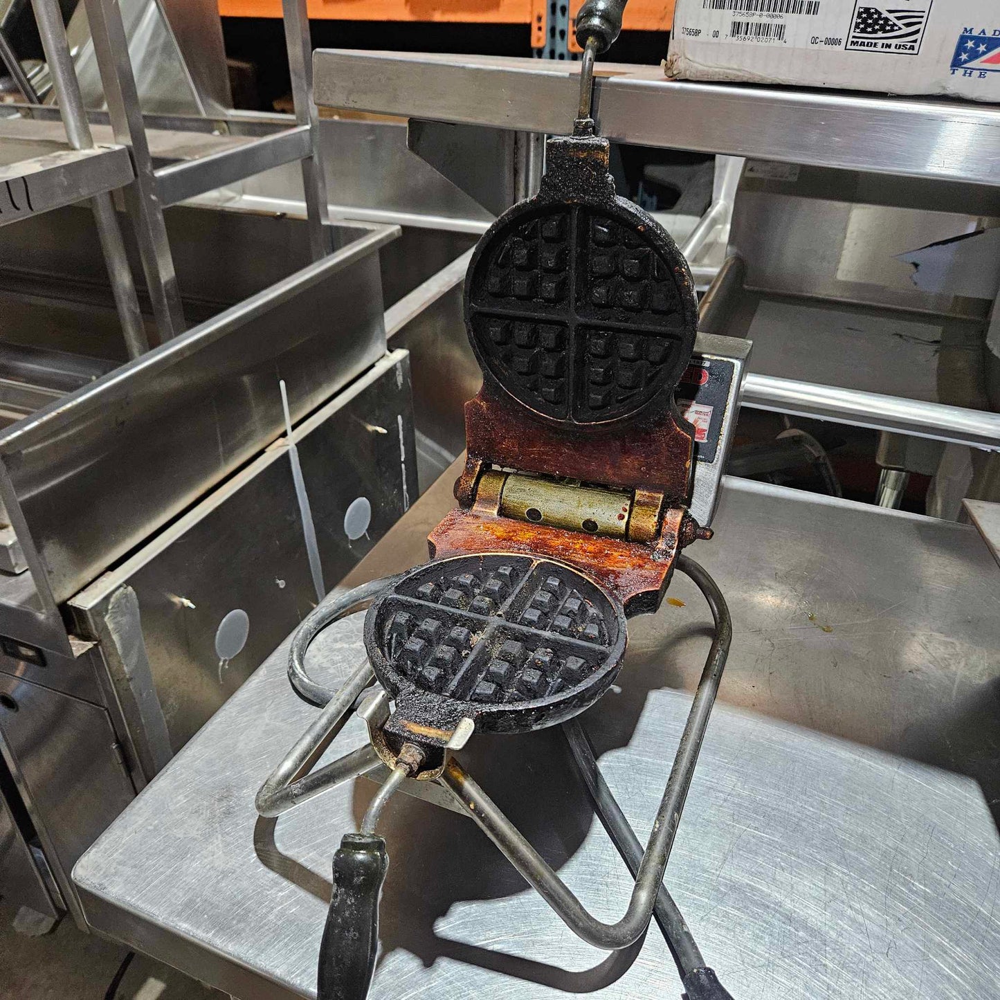 [USED] Carbon's Golden Malted RT-1 Single Belgium Waffle Iron