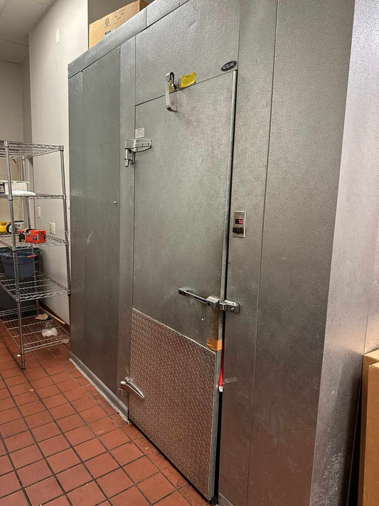 [USED] Norlake (8' W x 14' L x 8' H) Self-Contained Walk-In Box Refrigerator (Used For Flower Storage)