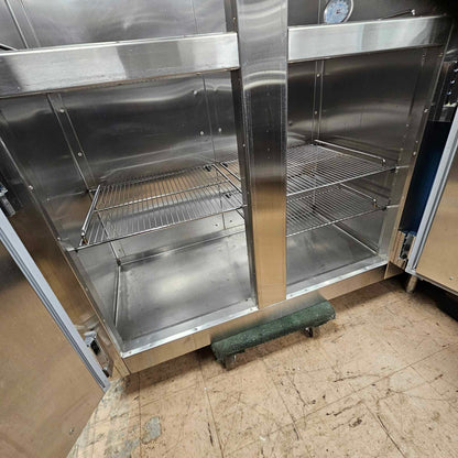 [USED] Traulsen UR48HT-062 48" Half Door Two Section Reach-In Refrigerator