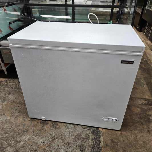 [USED] Magic Chef 36" 7.0 Cu. Ft Chest Freezer (Many In-Stock)