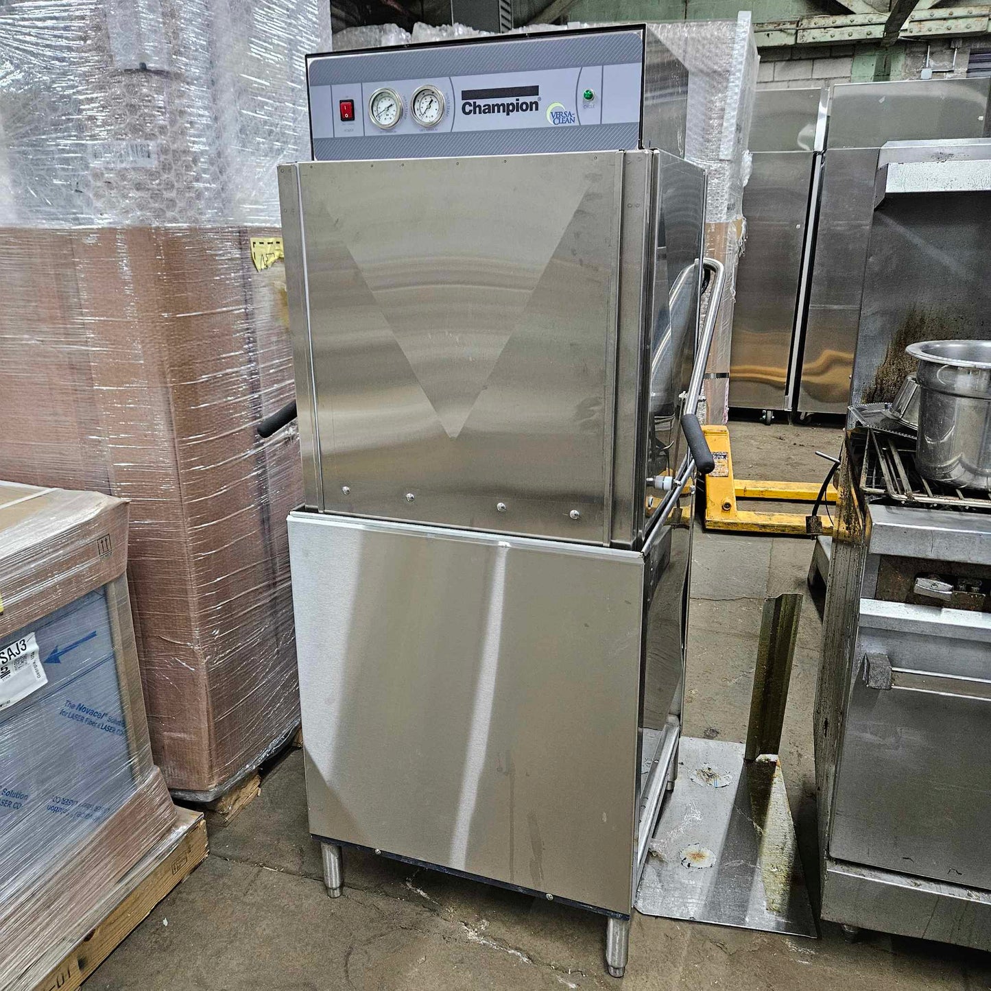 Champion DH-2000 Versa-Clean High Temp Door Type Dishwasher [OPEN-BOX]