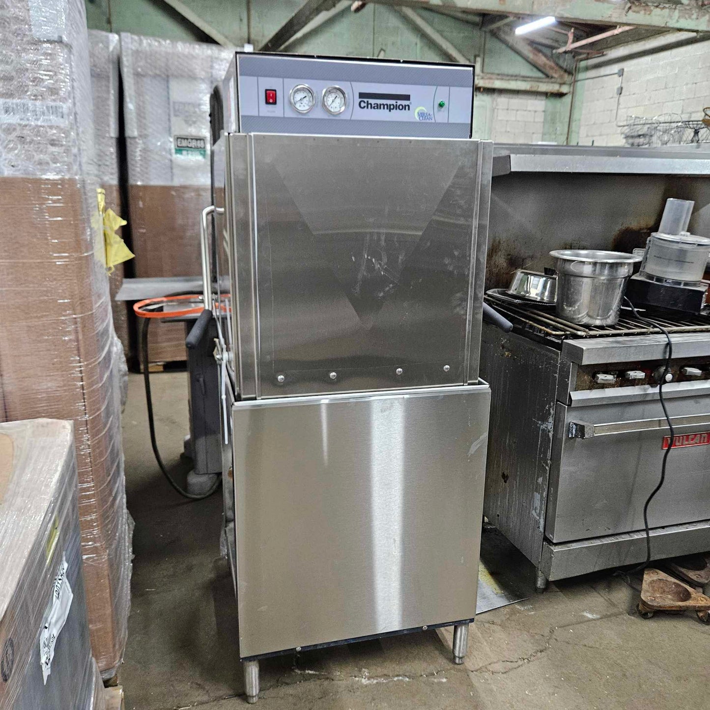 Champion DH-2000 Versa-Clean High Temp Door Type Dishwasher [OPEN-BOX]