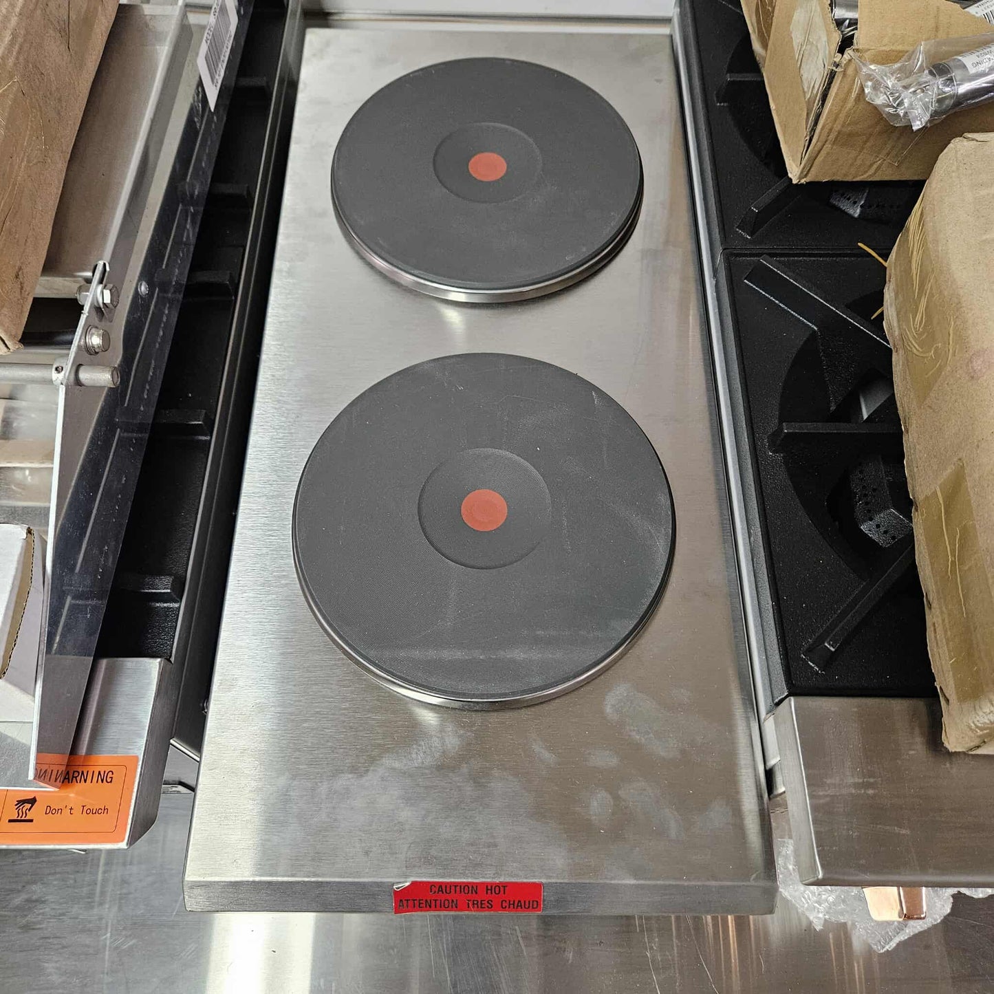 Toastmaster TMHPF 12" 2 Burner Electric French Top Hotplate - 208/240V [OPEN-BOX]