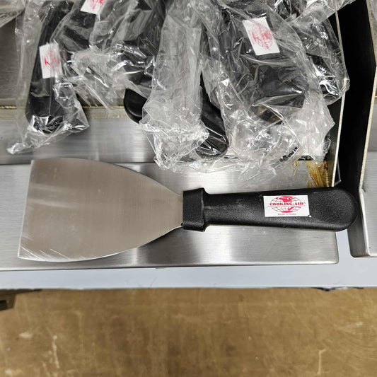 4" Grill Scaper with Black Plastic Handle