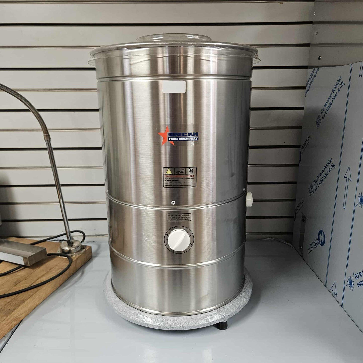 Omcan SDF-20 5 Gallon Stainless Steel Electric Salad Spinner - 110V [OPEN-BOX]