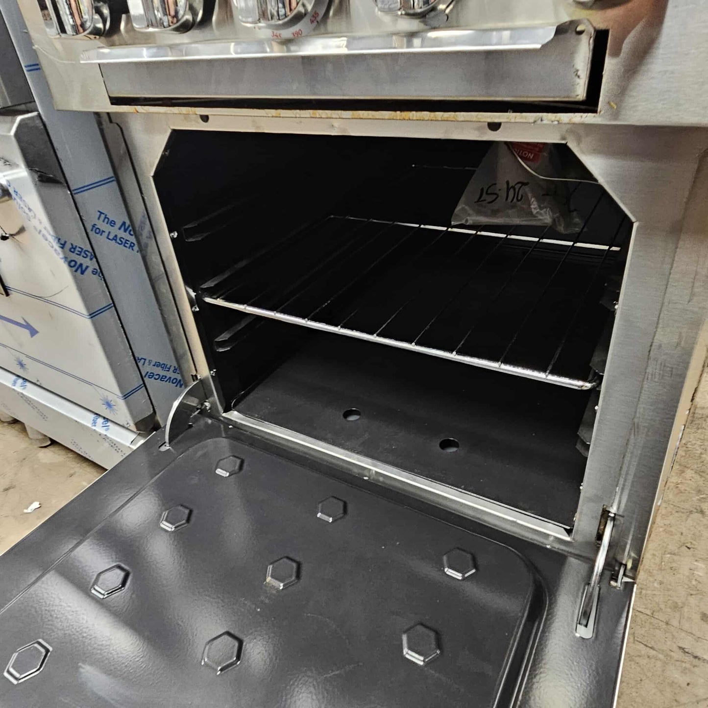 Fortress FGR4B 24" 4 Burner Gas Range [DISCONTINUED]