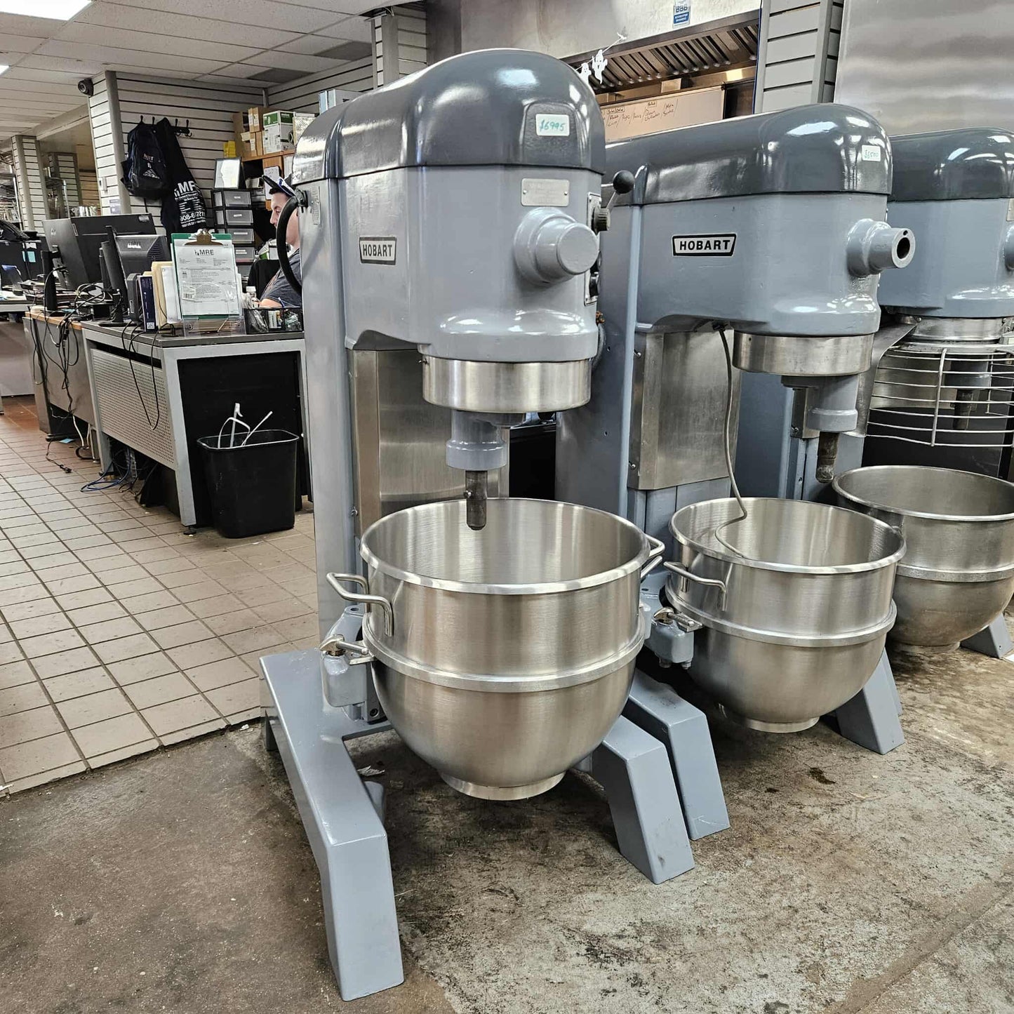 [USED] Hobart P660 60 Qt. 2-Speed 2.5 HP Pizza Dough Mixer - 208-240V/3Ph