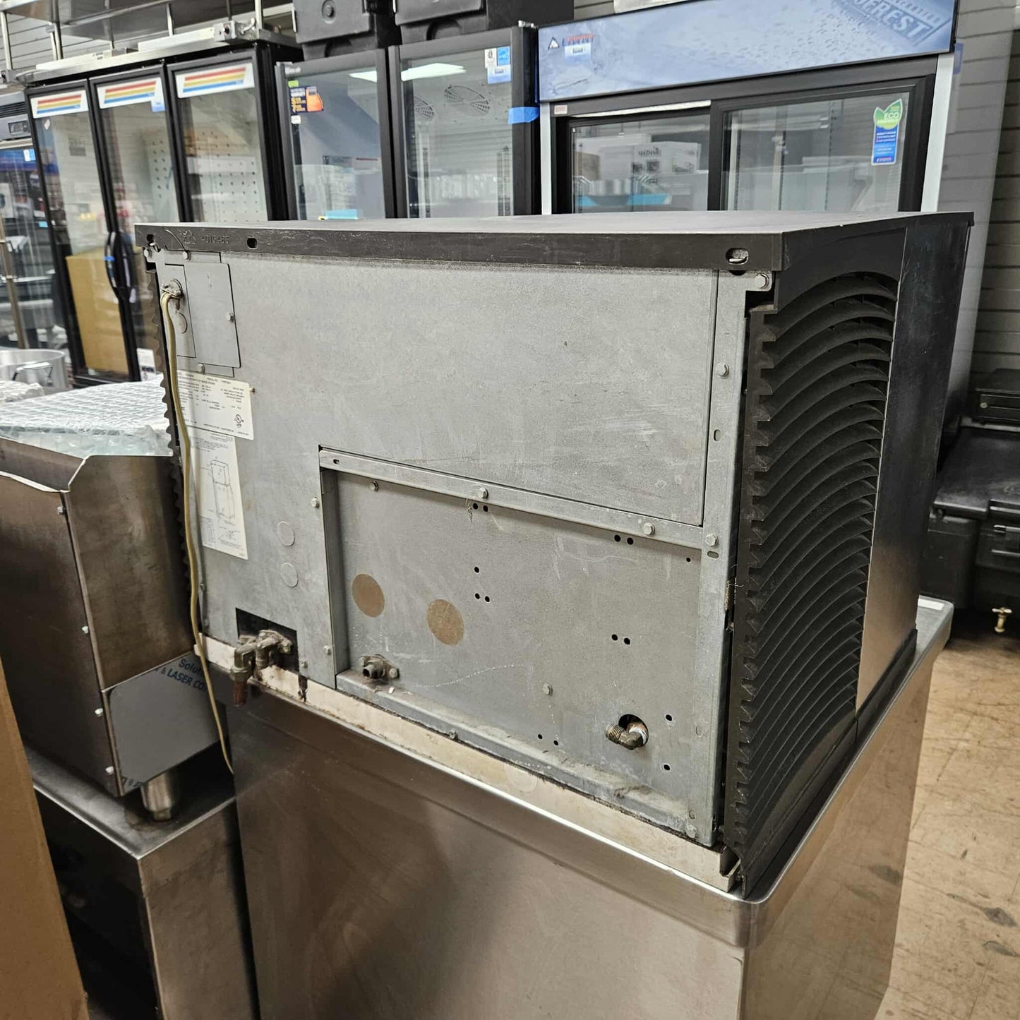 [USED] Manitowoc SD0453W Water Cooled Cubed Ice Machine - 460lb/24hr (NO BIN)