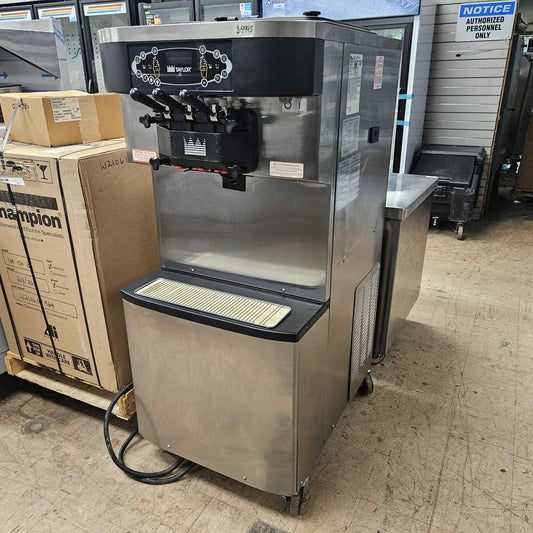 [USED] Taylor C712-33 (2013 Model) Air Cooled High Volume 2 Flavor Soft Serve Ice Cream Dispenser - 208V/3Ph (Refurbished)