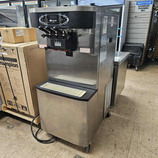 [USED] Taylor C712-33 (2013 Model) Air Cooled High Volume 2 Flavor Soft Serve Ice Cream Dispenser - 208V/3Ph (Refurbished)