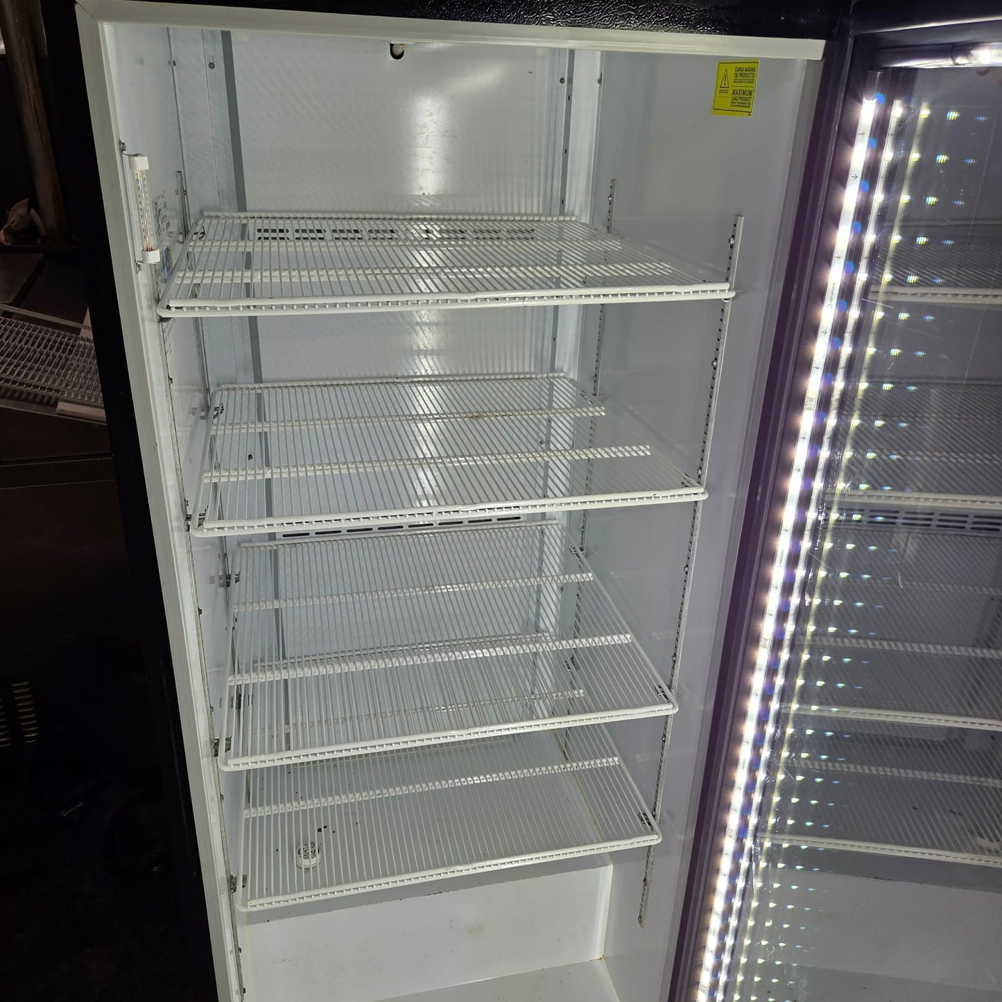 [USED] Imbera VR27-CZ-HC 29" Single Glass Door Merchandiser Refrigerator