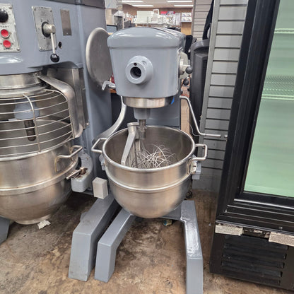 [USED] Hobart D-300 30 Qt. Dough Mixer w/ Bowl & Attachments - 115V