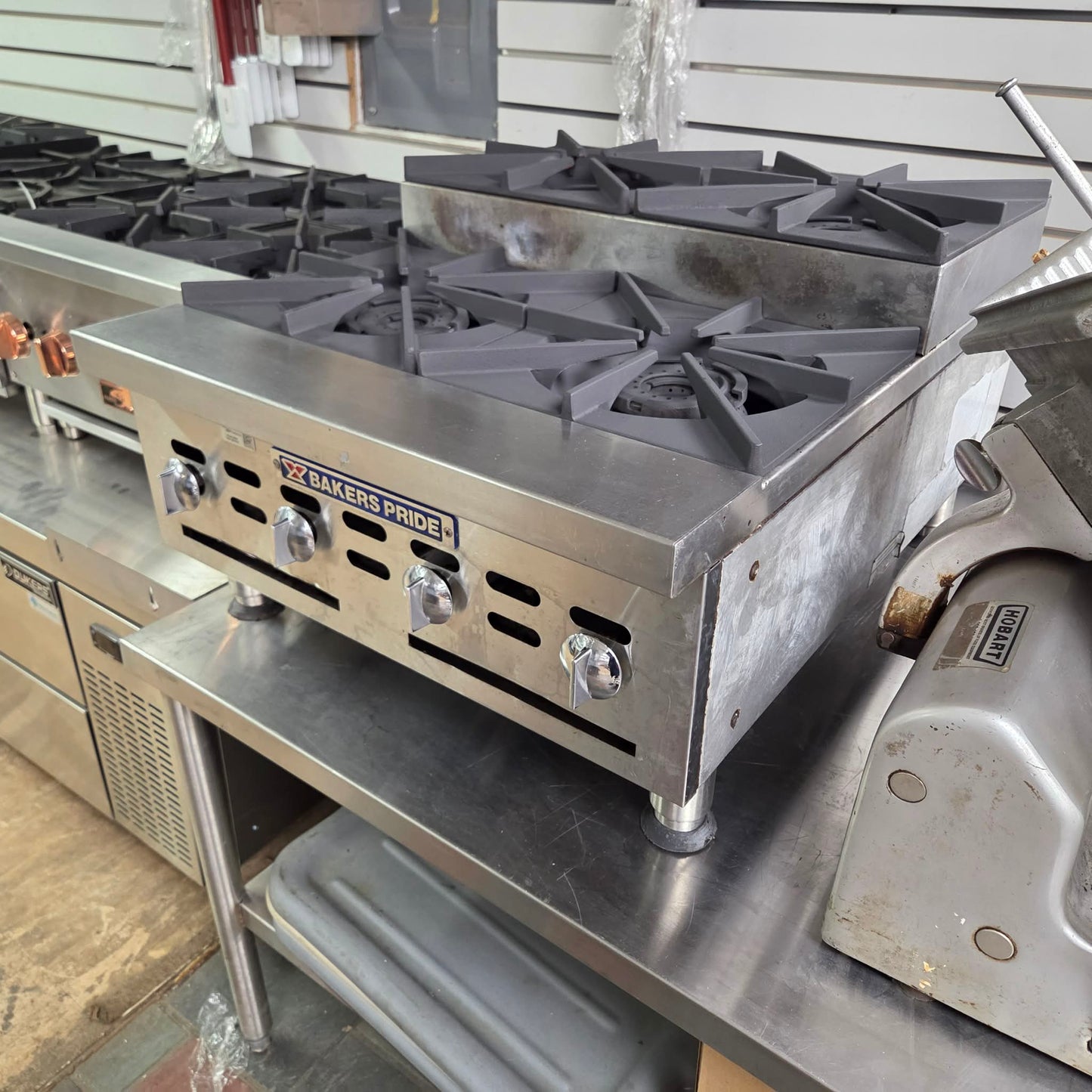 [USED] Bakers Pride BPHHPS-424I 24″ Natural Gas Step Up 4 Burner Hotplate