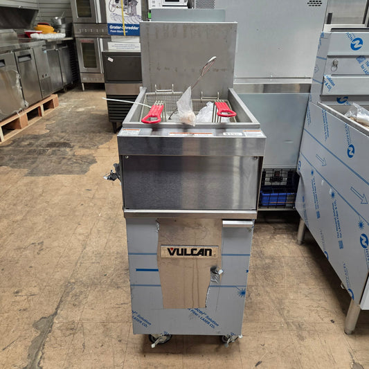 Vulcan 1GR45A 45-50lb Natural Gas Deep Fryer w/ Solid State Analog Controls [OPEN-BOX]