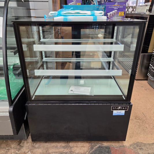 Spartan SCC-36 36" Straight Glass Refrigerated Bakery Display Case [OPEN-BOX]