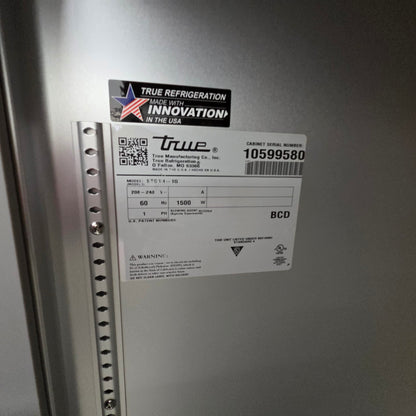 True STG1H-1G Spec Series 27 1/2" Glass Door Reach-In Insulated Heated Holding Cabinet [OPEN-BOX]
