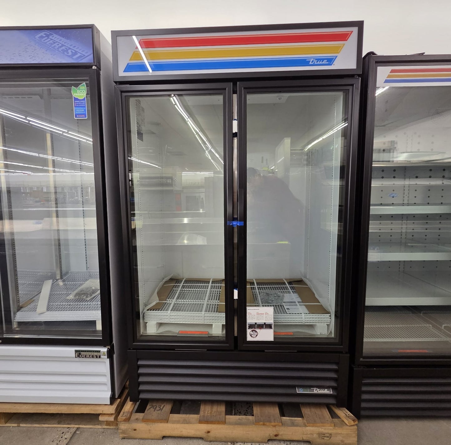True GDM-43-HC~TSL01 48" 2 Glass Door Merchandiser Refrigerator [OPEN-BOX]