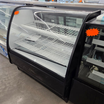 True TDM-DC-48-GE/GE-B-W 48 1/4" Curved Glass Dry Bakery Display Case [OPEN-BOX]