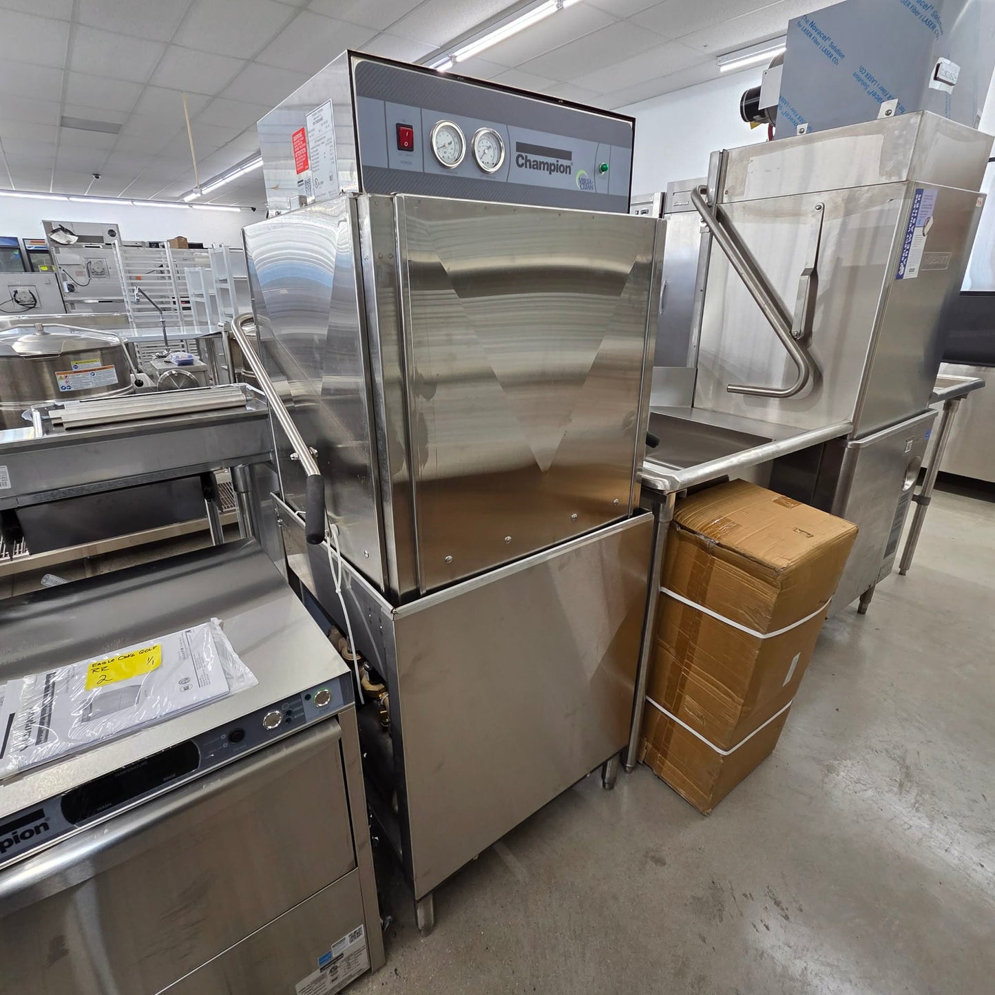 Champion DH-2000 Versa-Clean High Temp Door Type Dishwasher [OPEN-BOX]