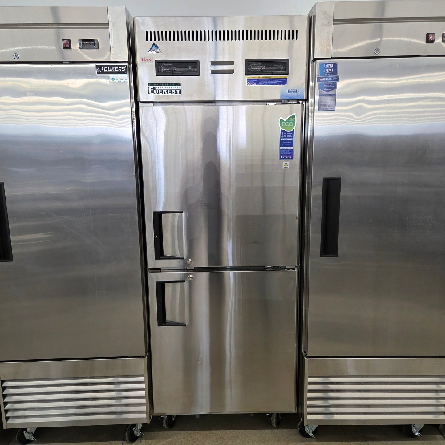 Everest ESRFH2 29" W Single Section Reach-In Combo Refrigerator/Freezer [OPEN-BOX]