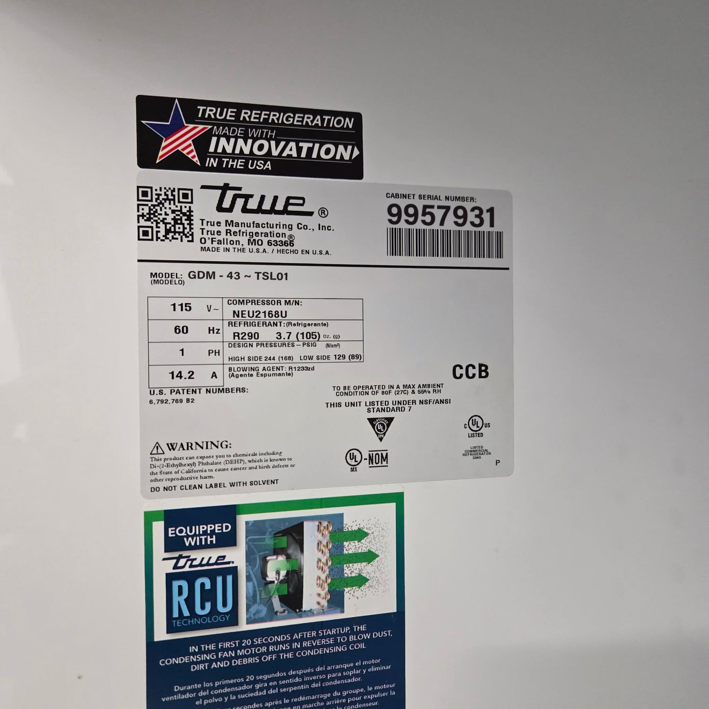 True GDM-43-HC~TSL01 48" 2 Glass Door Merchandiser Refrigerator [OPEN-BOX]