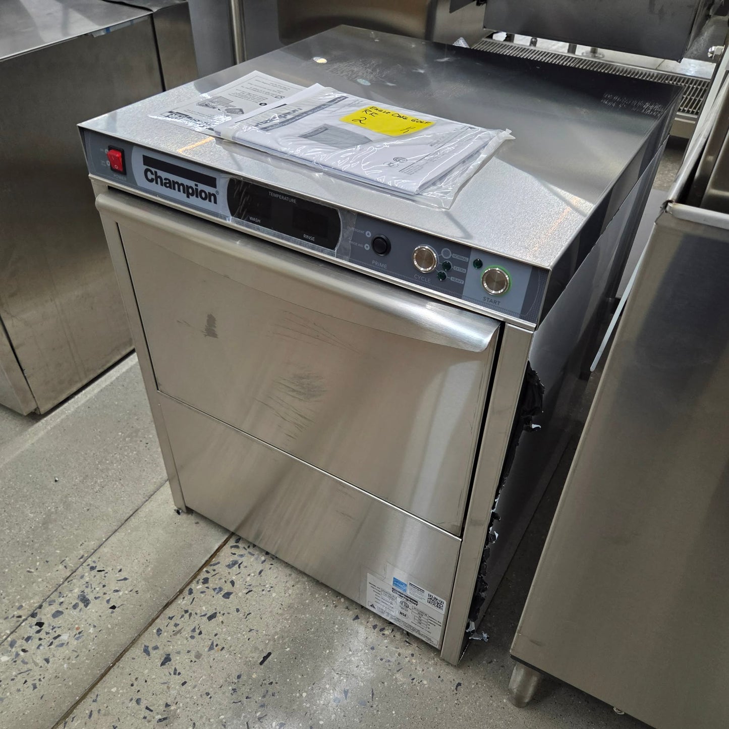 Champion UH330ADA Undercounter Dishwashing Machine -208-240V [OPEN-BOX]