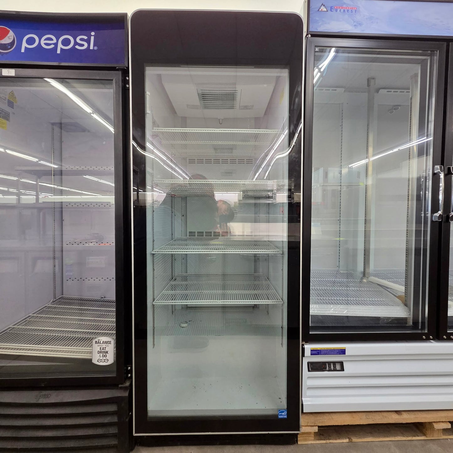 [USED] Imbera VR27-CZ-HC 29" Single Glass Door Merchandiser Refrigerator