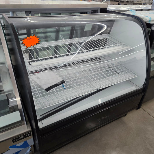 True TDM-DC-48-GE/GE-B-W 48 1/4" Curved Glass Dry Bakery Display Case [OPEN-BOX]