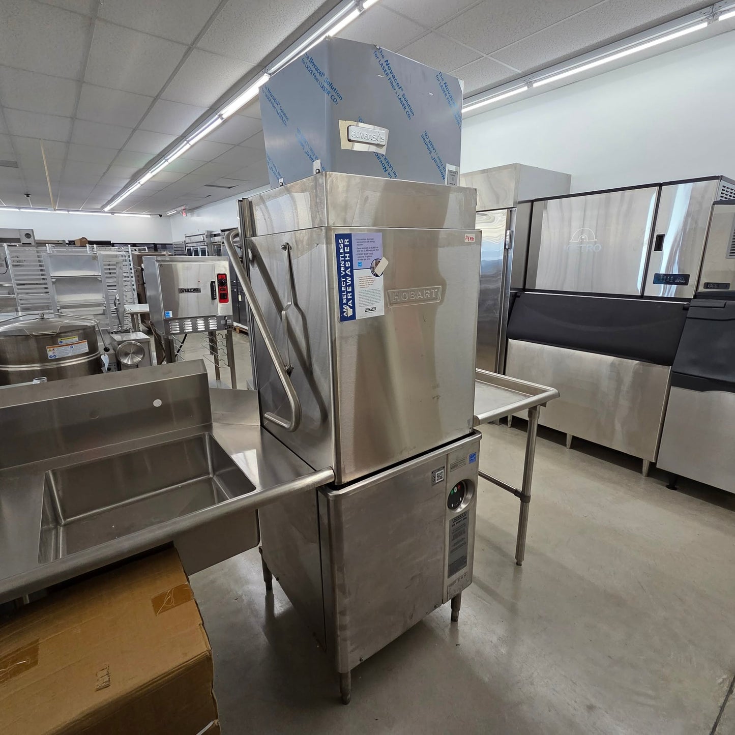 Hobart AM15VLT-2 High-Temp Door Style Ventless Dishwasher w/ Booster Heater [OPEN-BOX]