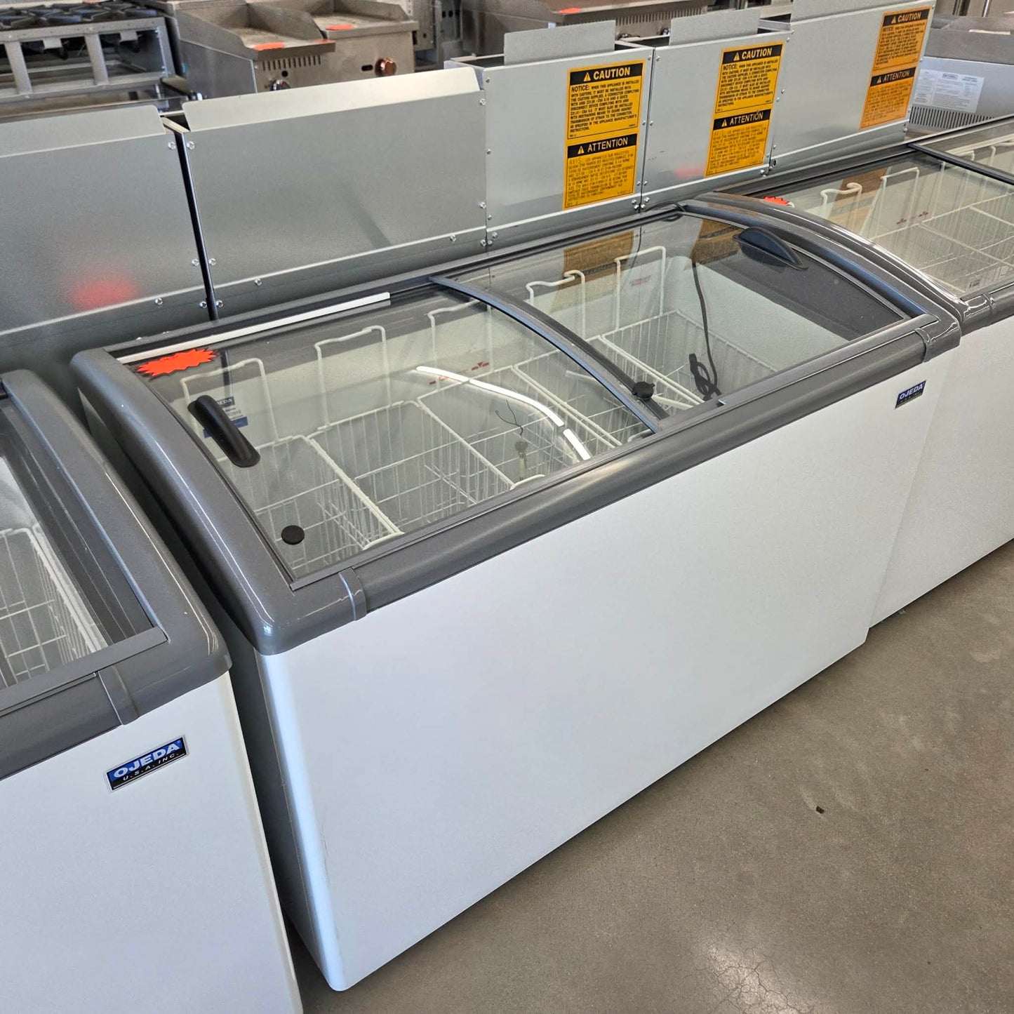 Ojeda NBH-51 51" Sliding Glass Top Chest Freezer [OPEN-BOX]