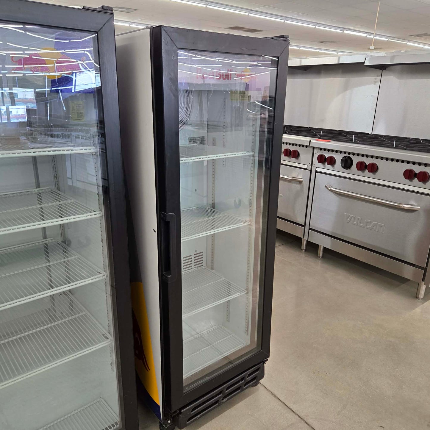 [USED] Imbera VRS05 19" Red Bull Glass Door Merchandiser