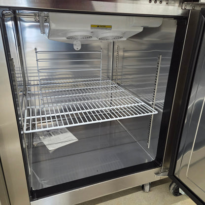 Everest ESRFH2 29" W Single Section Reach-In Combo Refrigerator/Freezer [OPEN-BOX]