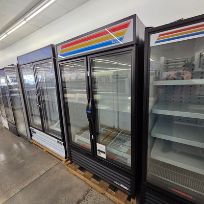 True GDM-43-HC~TSL01 48" 2 Glass Door Merchandiser Refrigerator [OPEN-BOX]