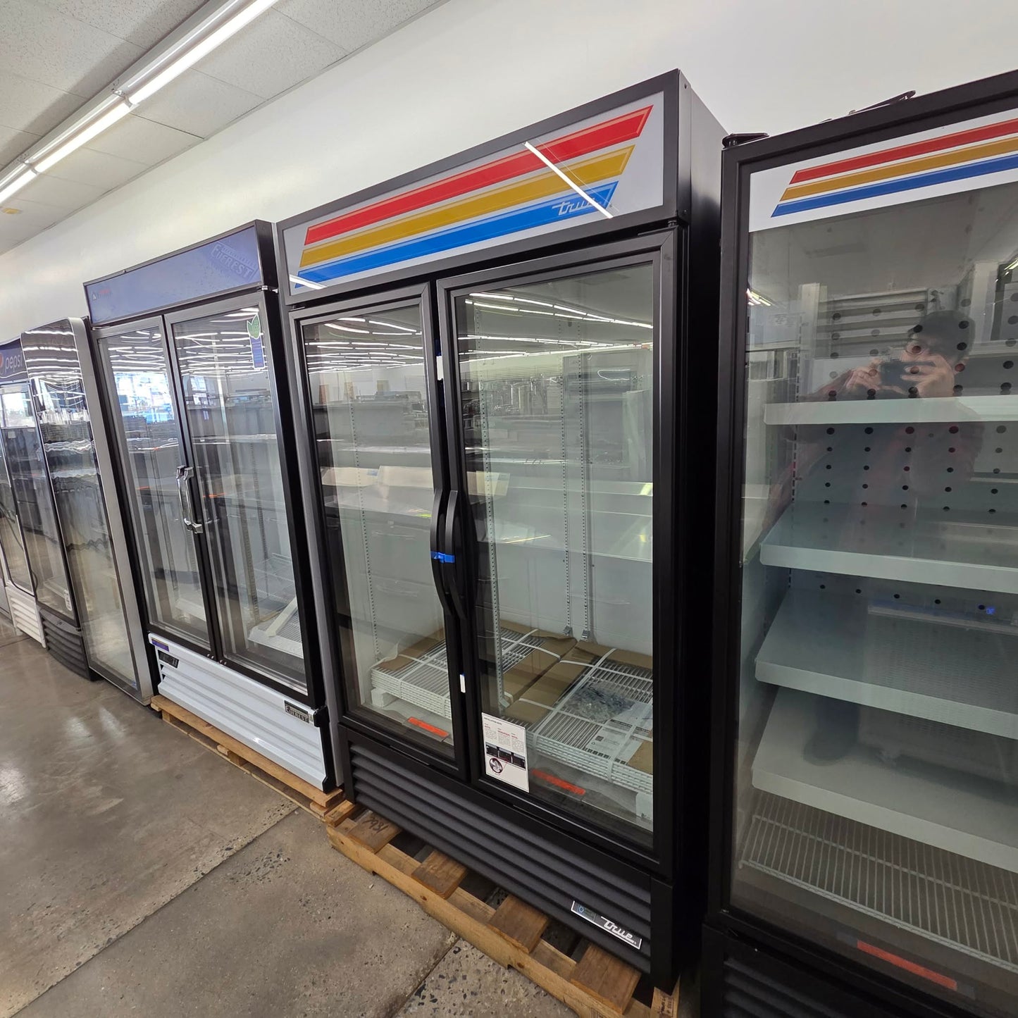 True GDM-43-HC~TSL01 48" 2 Glass Door Merchandiser Refrigerator [OPEN-BOX]