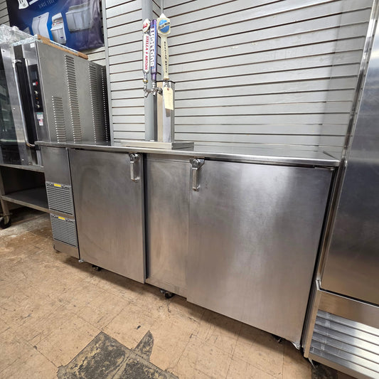 [USED] Glastender KC72-L6-SS(LR) 72" 3 Tap Draft Beer Cooler - 3 (1/2) Barrel Cap.