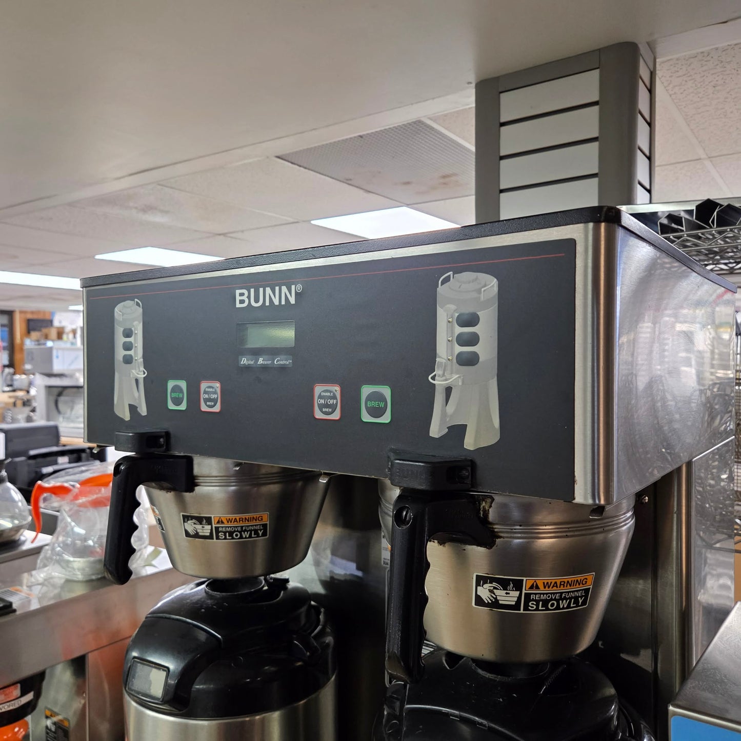 [USED] Bunn TF DBC Digital Satellite Coffee Brewer w/ Funnel Lock - 120/240V