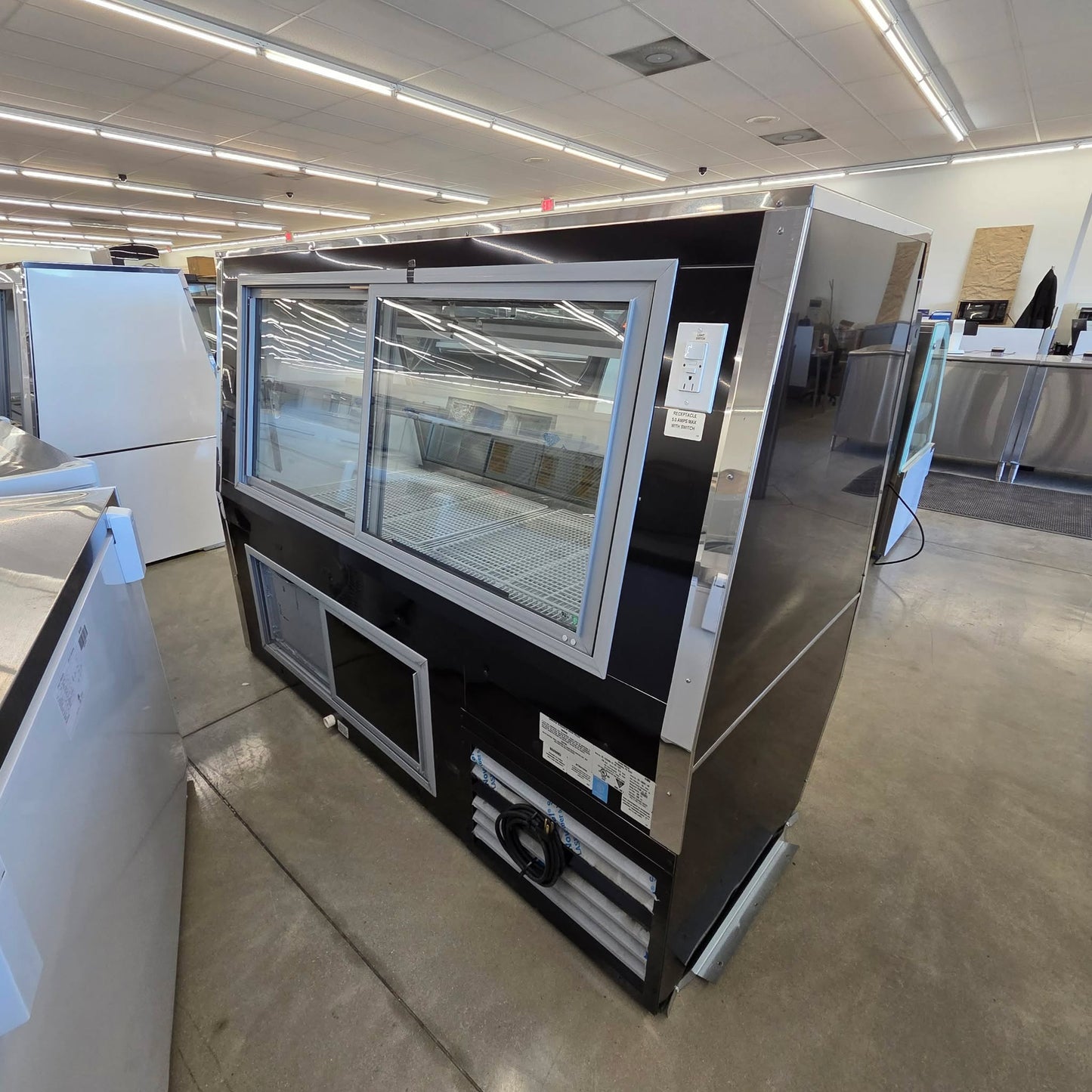 Howard McCray SC-CDS34N-6-BE-LED 72" Double-Duty Refrigerated Deli Case [OPEN-BOX]