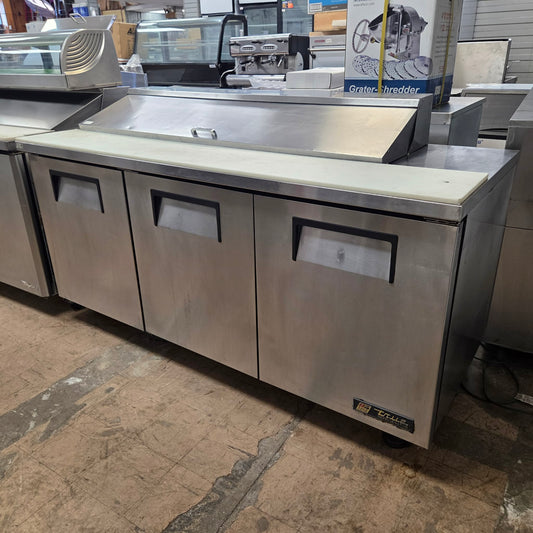 [USED] True TSSU-72-16-HC 72 3/8" 3 Door Refrigerated Sandwich Prep Table w/ 16 (1/3) Pan Cap.