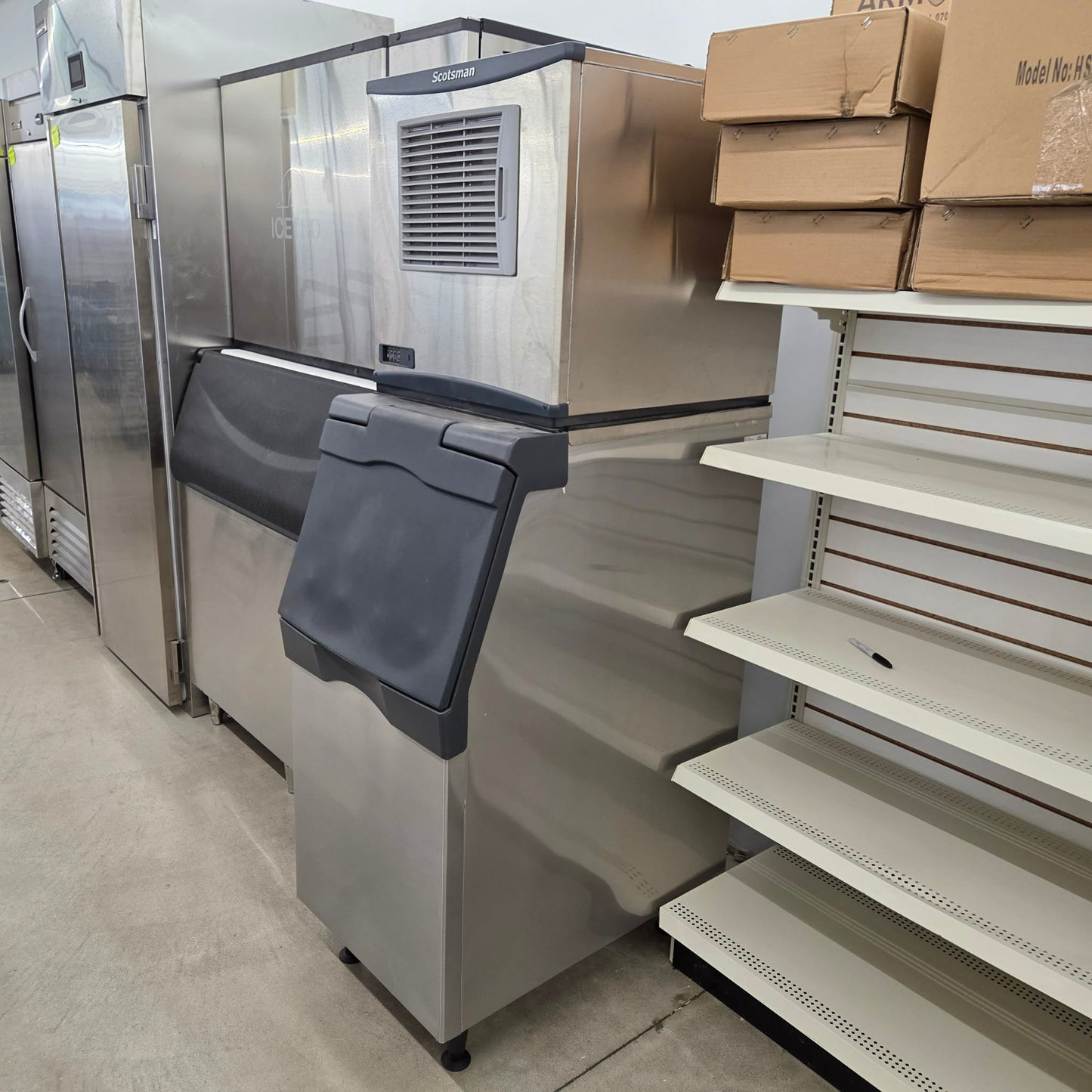 Scotsman FS0522A-1 22" Prodigy Plus® Flake Ice Machine Head (450 lb/24 hr) w/ 370lb Storage Bin [OPEN-BOX]