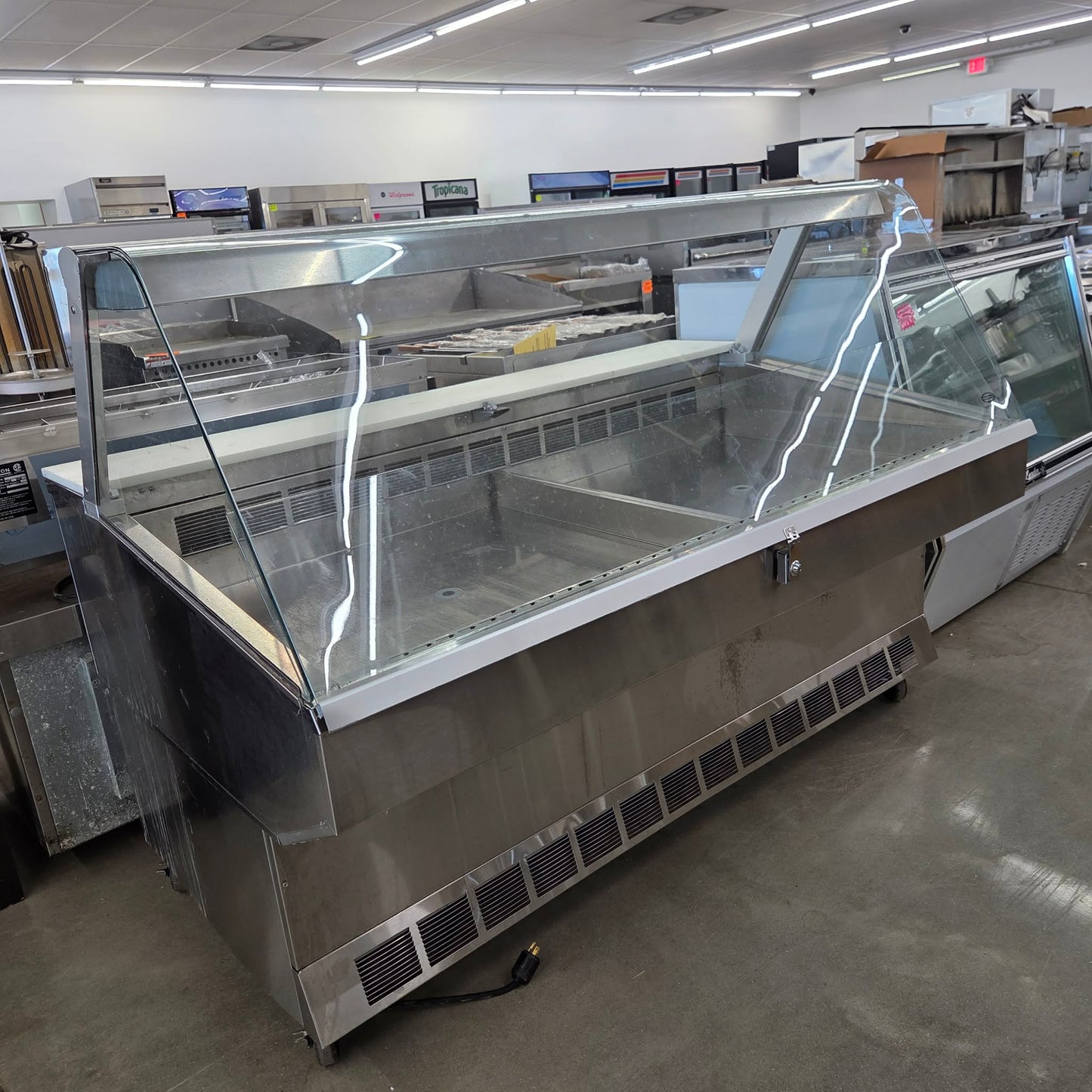 [USED] Federal SQ6CD 72" Market Series Refrigerated Deli Display Case