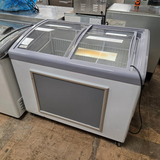 [USED] Avantco DFC9-HCL 39" Curved Top Display Ice Cream Freezer