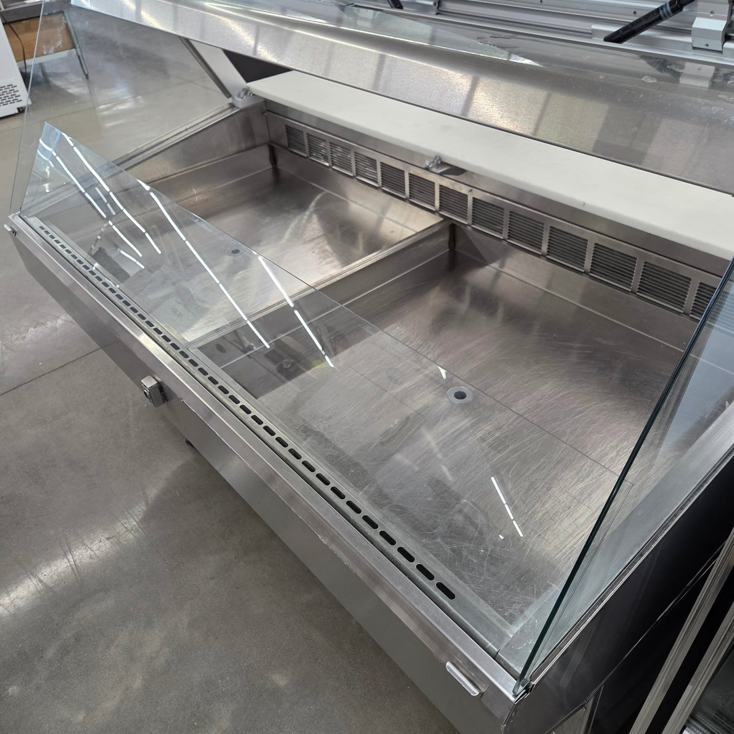 [USED] Federal SQ6CD 72" Market Series Refrigerated Deli Display Case
