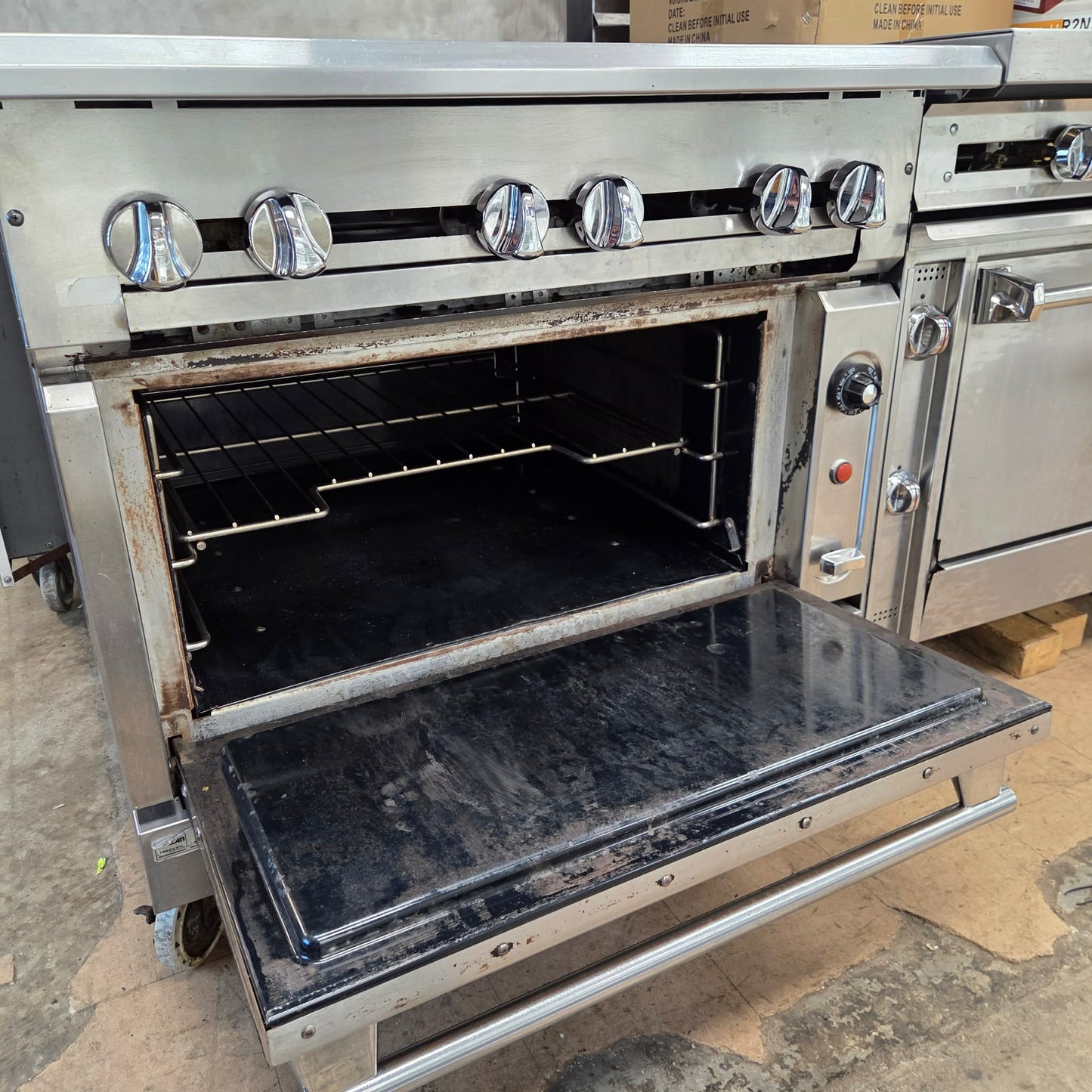 [USED] Vulcan V6B36S 36" 6 Burner Heavy Duty Natural Gas Range w/ Standard Oven