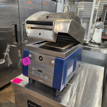 [USED] Electrolux HSPPA1 Countertop High Speed Sandwich Panini Press Grill - 208V/1Ph