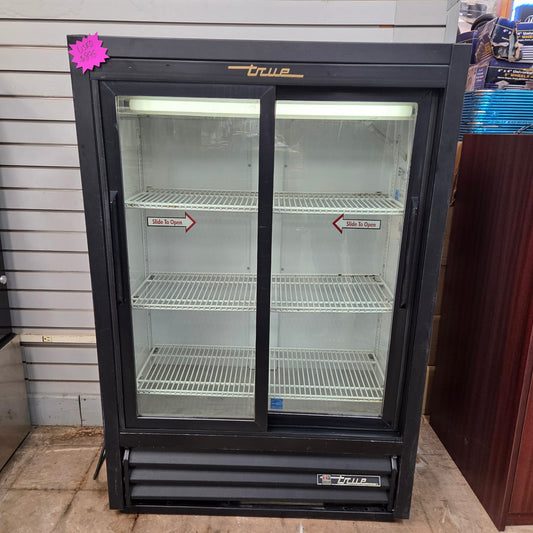 [USED] True GDM-33SSL-54-LD 36" 2 Sliding Glass Door Narrow Merchandiser Refrigerator (54" Height)